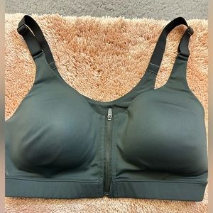 Zippered sports bra Green